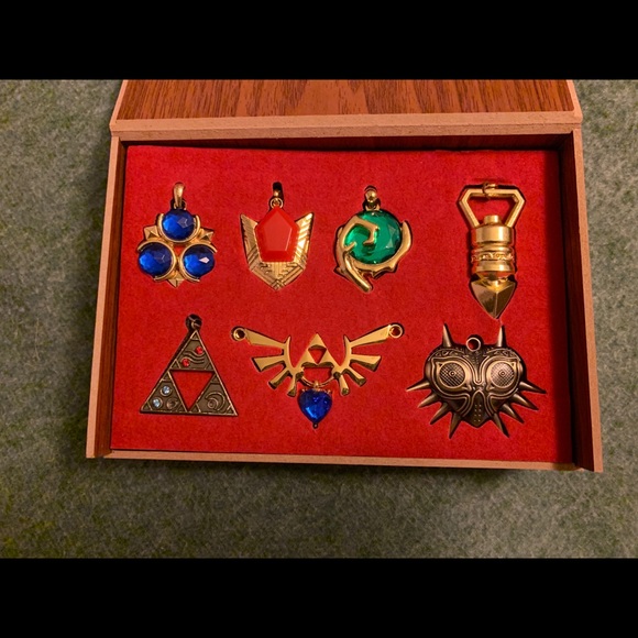 SOLD!! The Legend of Zelda Collection - Picture 2 of 6